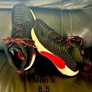 Used Men’s Nike Air Zoom size 8.5